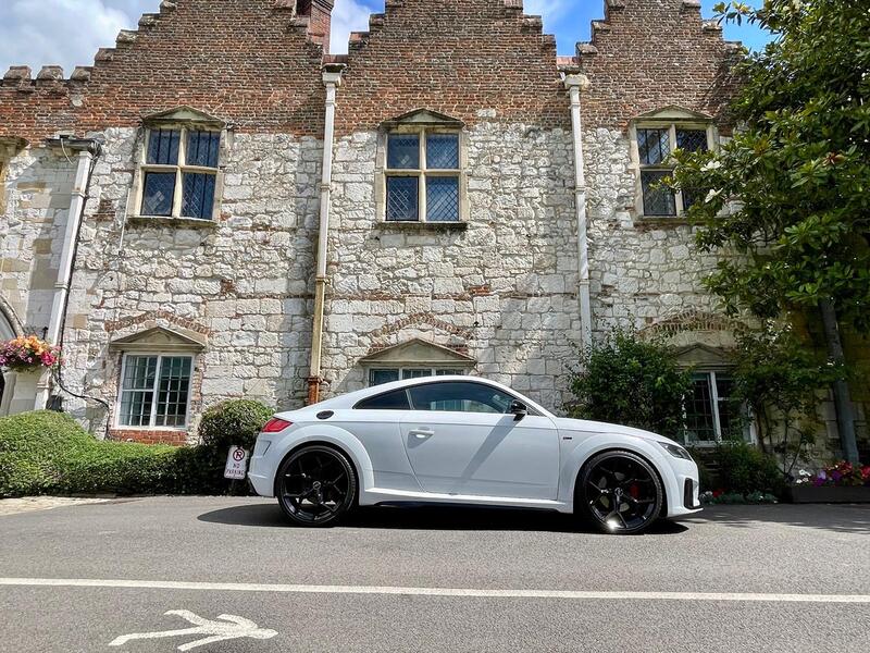 AUDI TT