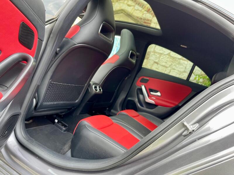 MERCEDES-BENZ CLA