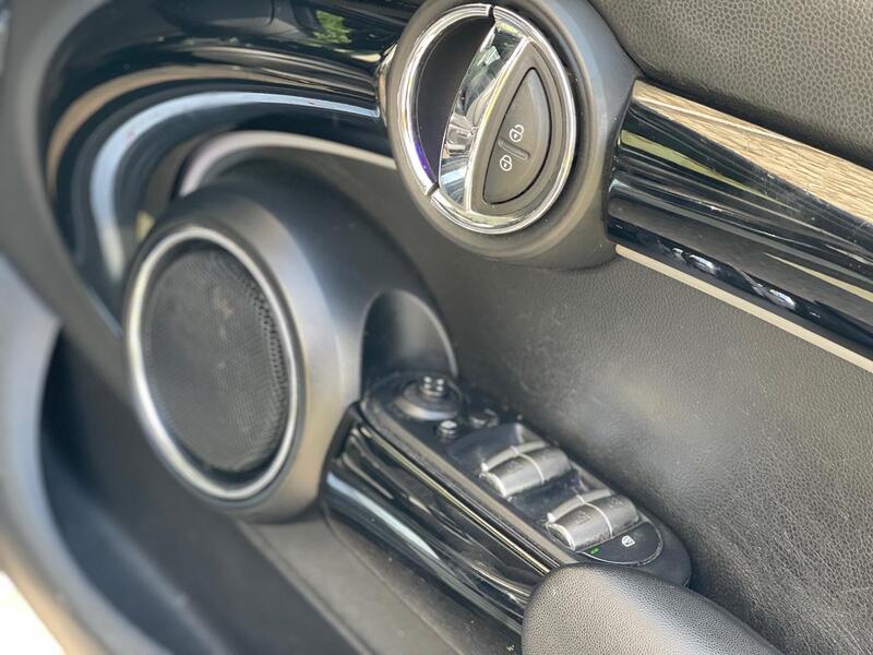 MINI HATCH