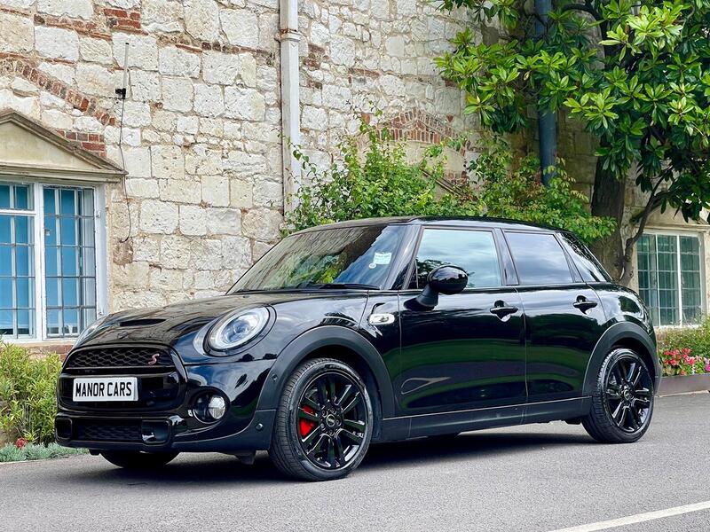 View MINI HATCH 2019 19 MINI COOPER S EXCLUSIVE 2.0 AUTO 5dr Hatchback Petrol  ** JCW STYLING PACK ** 