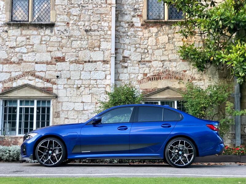 BMW 3 SERIES