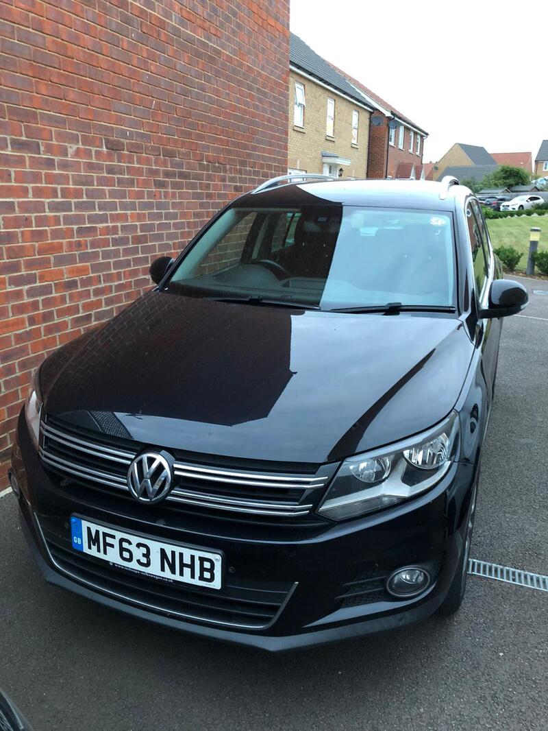 View VOLKSWAGEN TIGUAN 2014 63 VW TIGUAN 2.0 TDI DSG AUTO MATCH BLUEMOTION TECH 4MOTION DSG 140BHP Diesel 5dr ** SOLD **