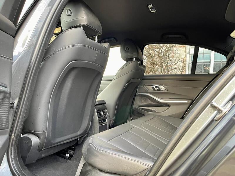 BMW 3 SERIES