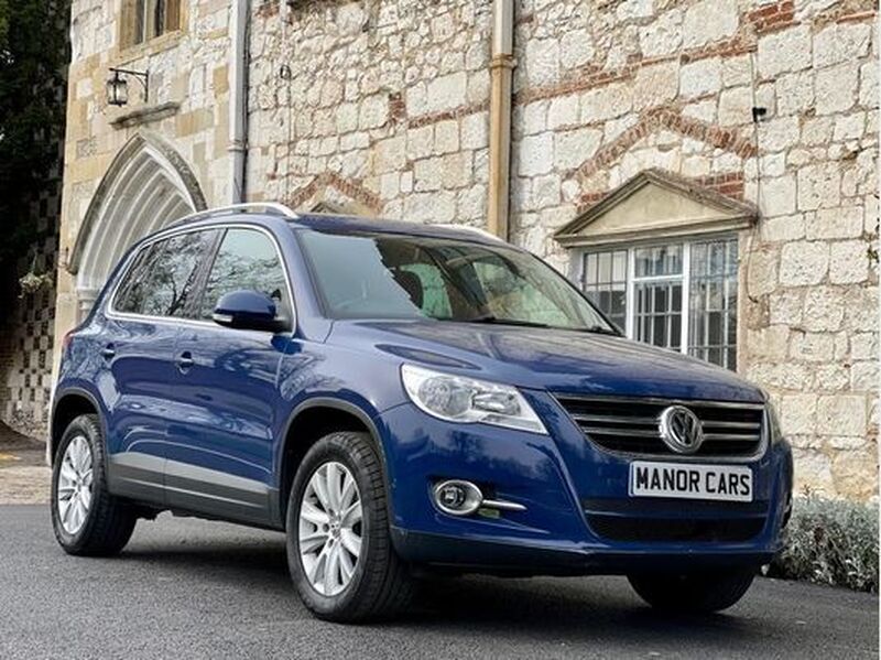 View VOLKSWAGEN TIGUAN 2011 60 VW TIGUAN MATCH 2.0 TDI DSG S-A AUTO 4 MOTION 140 BHP BLUE 5DR DIESEL SUV + * NOW SOLD *