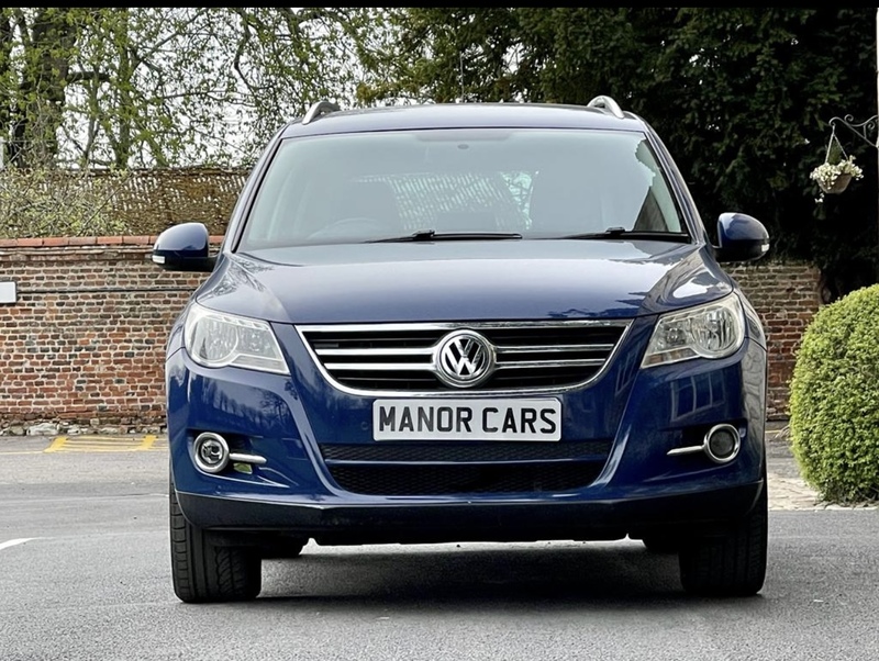 View VOLKSWAGEN TIGUAN 2011 60 VW TIGUAN MATCH 2.0 TDI DSG S-A AUTO 4 MOTION 140 BHP BLUE 5DR DIESEL SUV + * NOW SOLD *