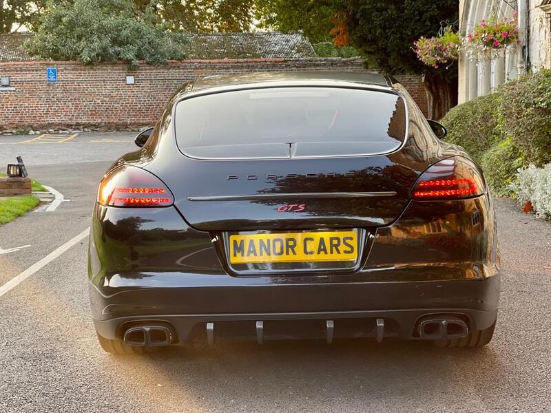 PORSCHE PANAMERA