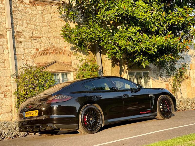 PORSCHE PANAMERA