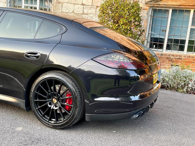 PORSCHE PANAMERA