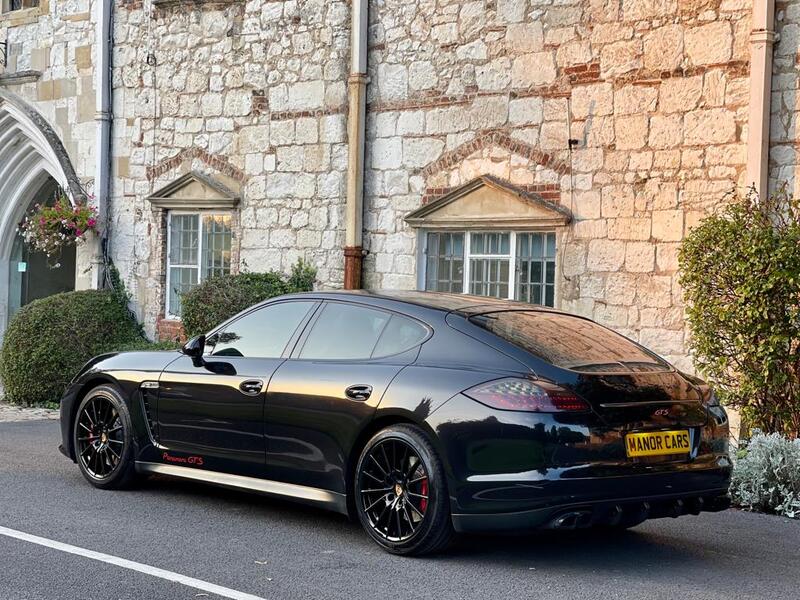 PORSCHE PANAMERA