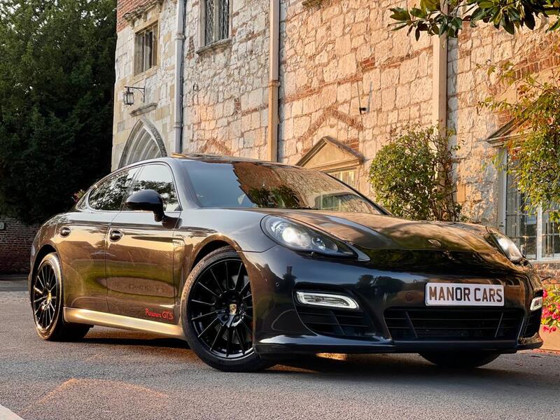 PORSCHE PANAMERA