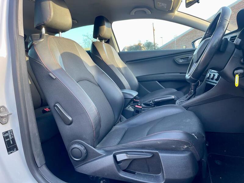 SEAT LEON