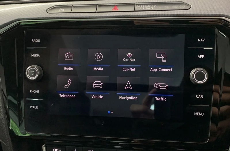 VOLKSWAGEN PASSAT