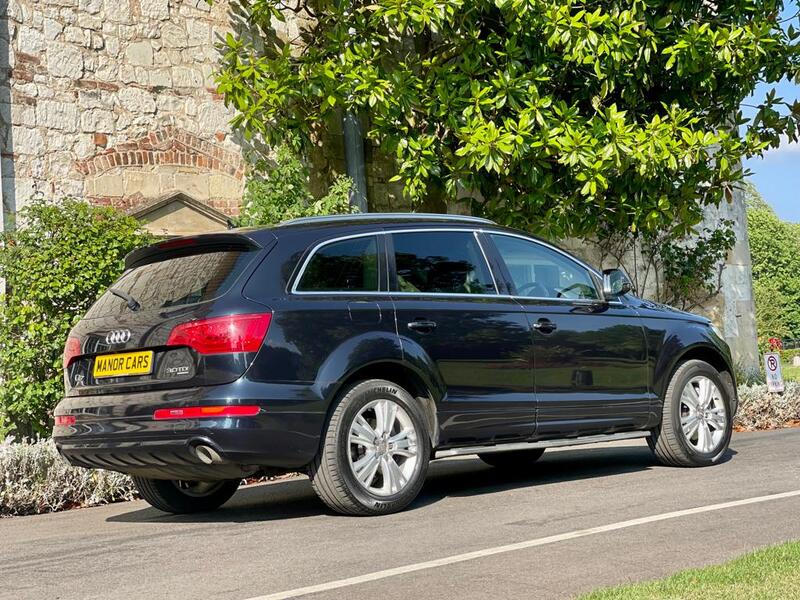 AUDI Q7